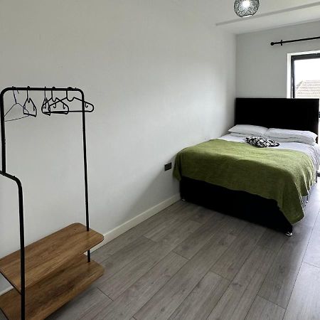 Stratford Apartment With Balcony London Exterior photo